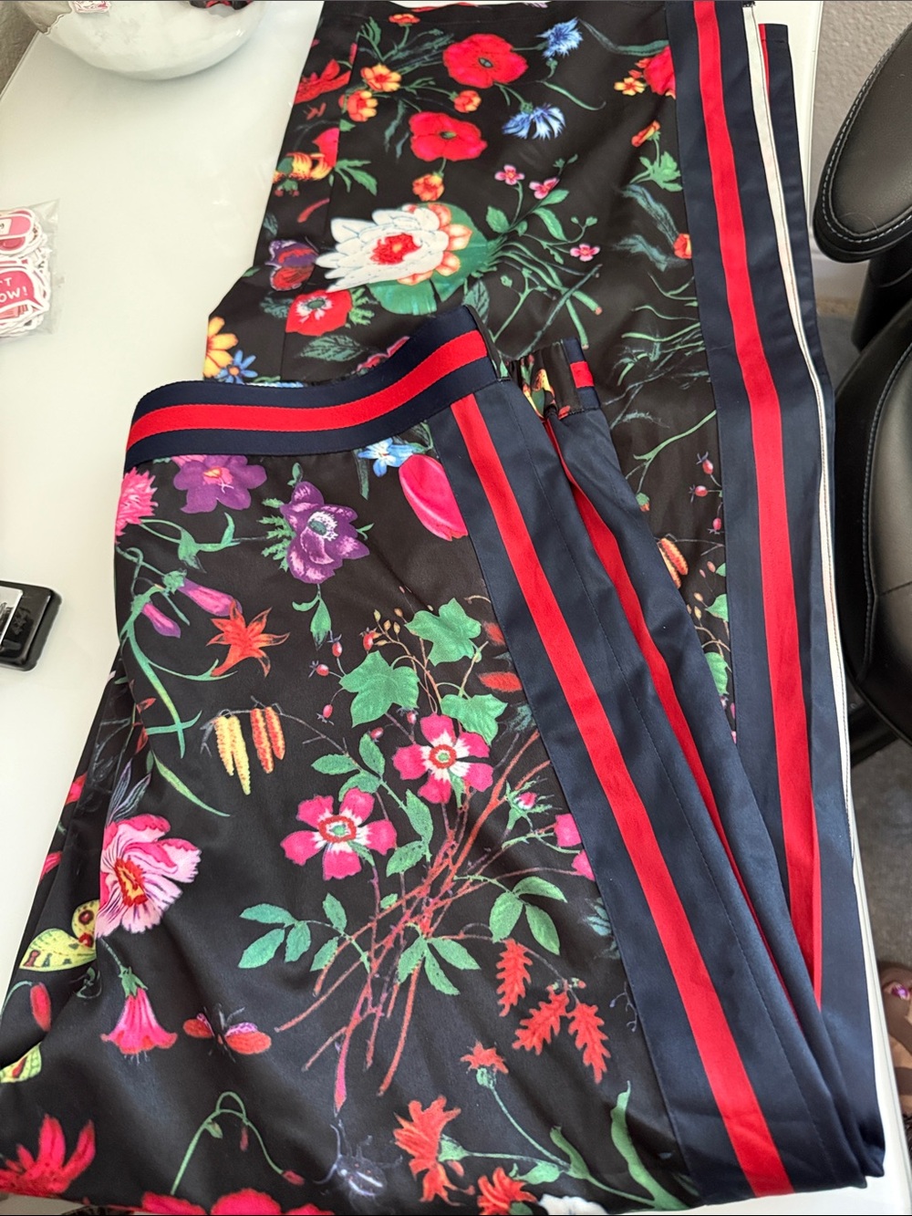 L’Atiste by Amy Floral Pants Black Red Tuxedo Stripe Side Slit Wide Leg Size L